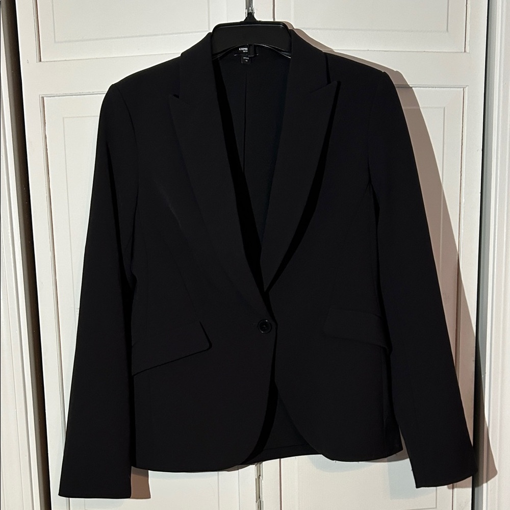 Express Editor Black Tailored Single-Button Blazer sz 10 buttons on sleeves